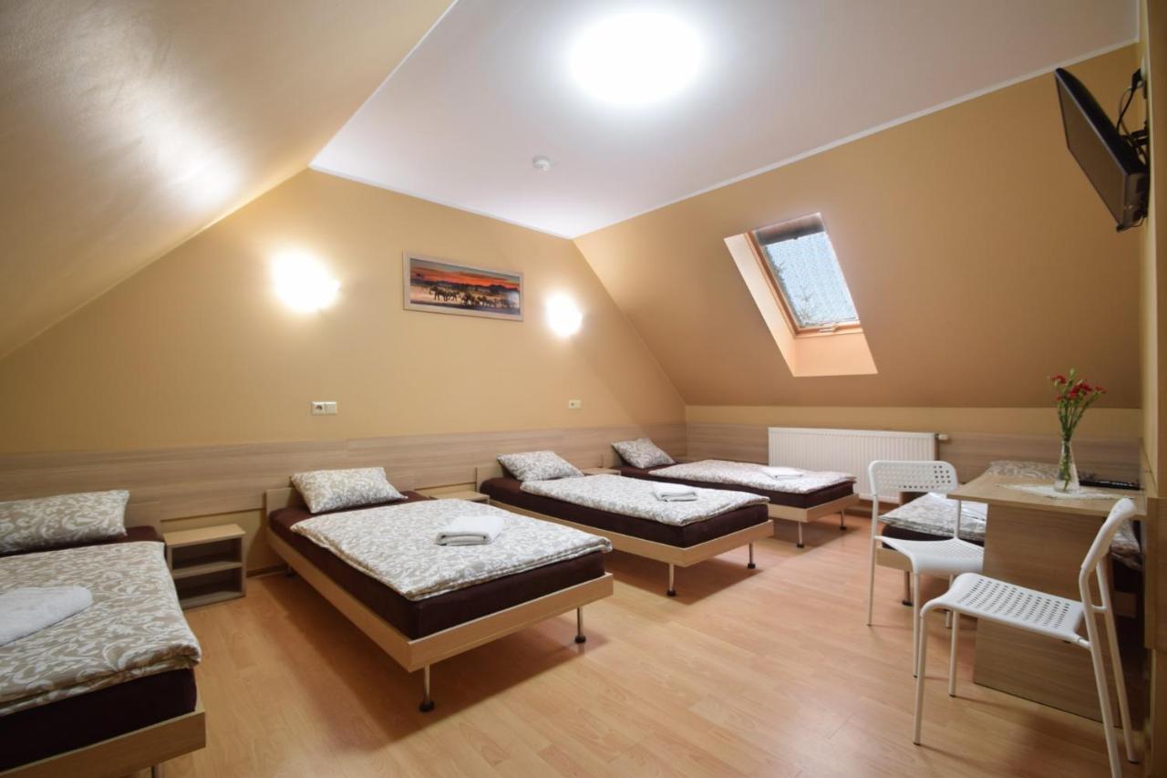 Pensjonat Paskal Czerlejno Exteriér fotografie